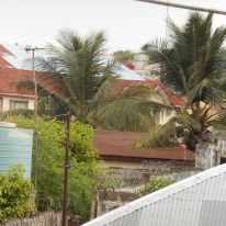 Bestuur Mabels Cottage op bezoek in Freetown